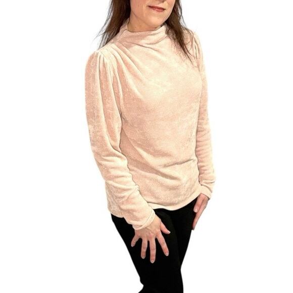 Express Long Sleeve Top - Medium - Light Pink - Cozy Classic - Picture 3 of 10